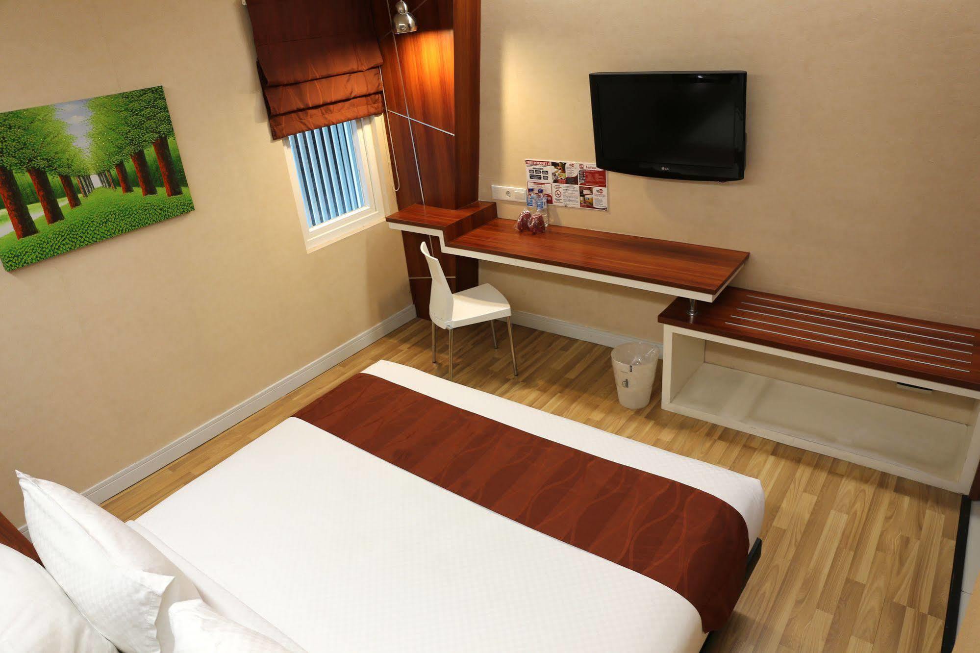 Citihub Hotel Yogyakarta Esterno foto